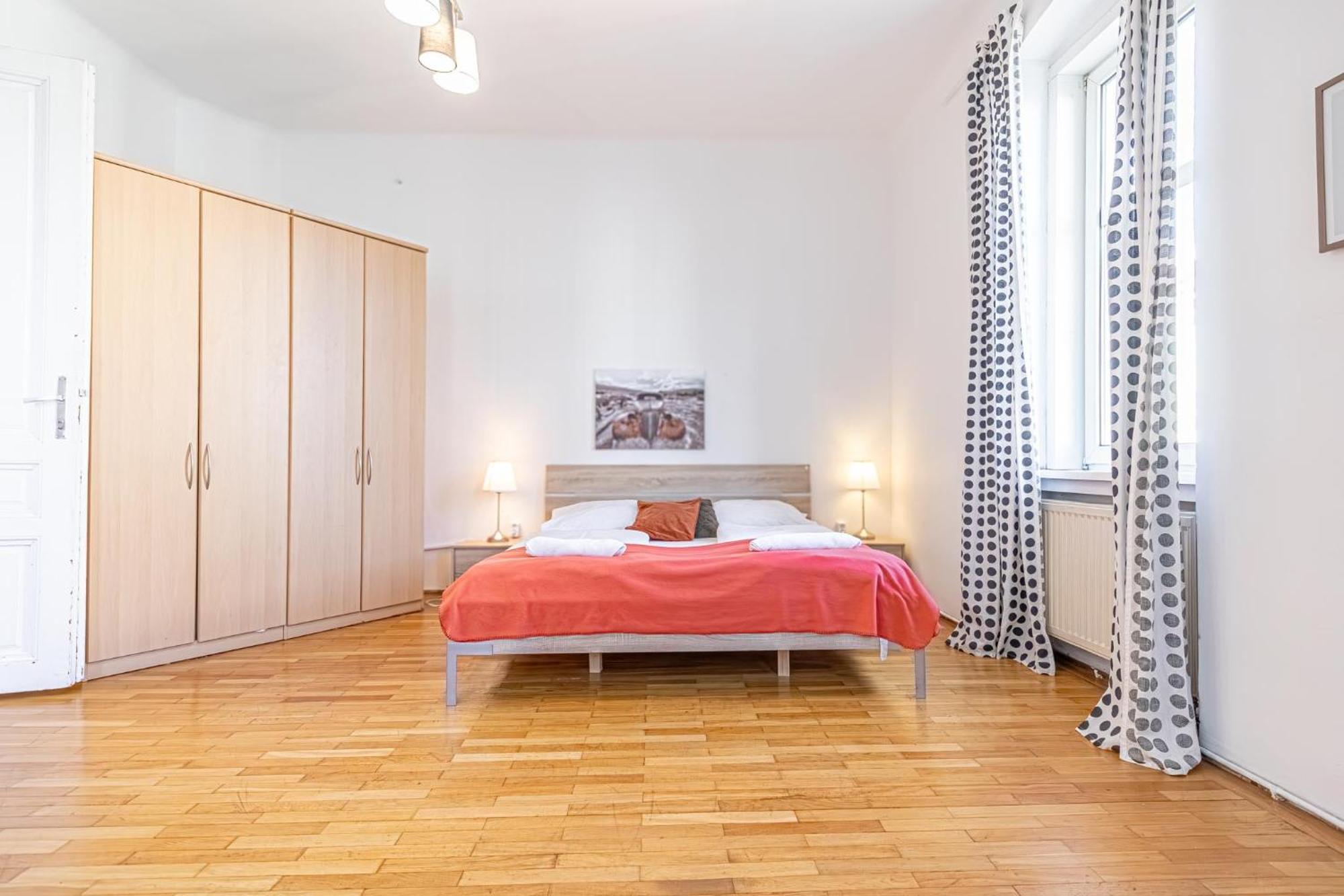 Simple Apartment Near Wiener Stadthalle Buitenkant foto