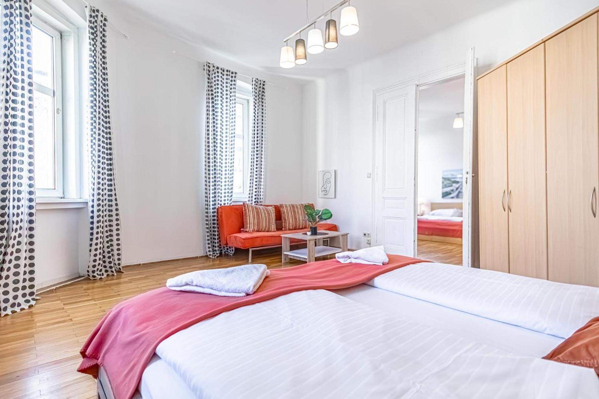 Simple Apartment Near Wiener Stadthalle Buitenkant foto