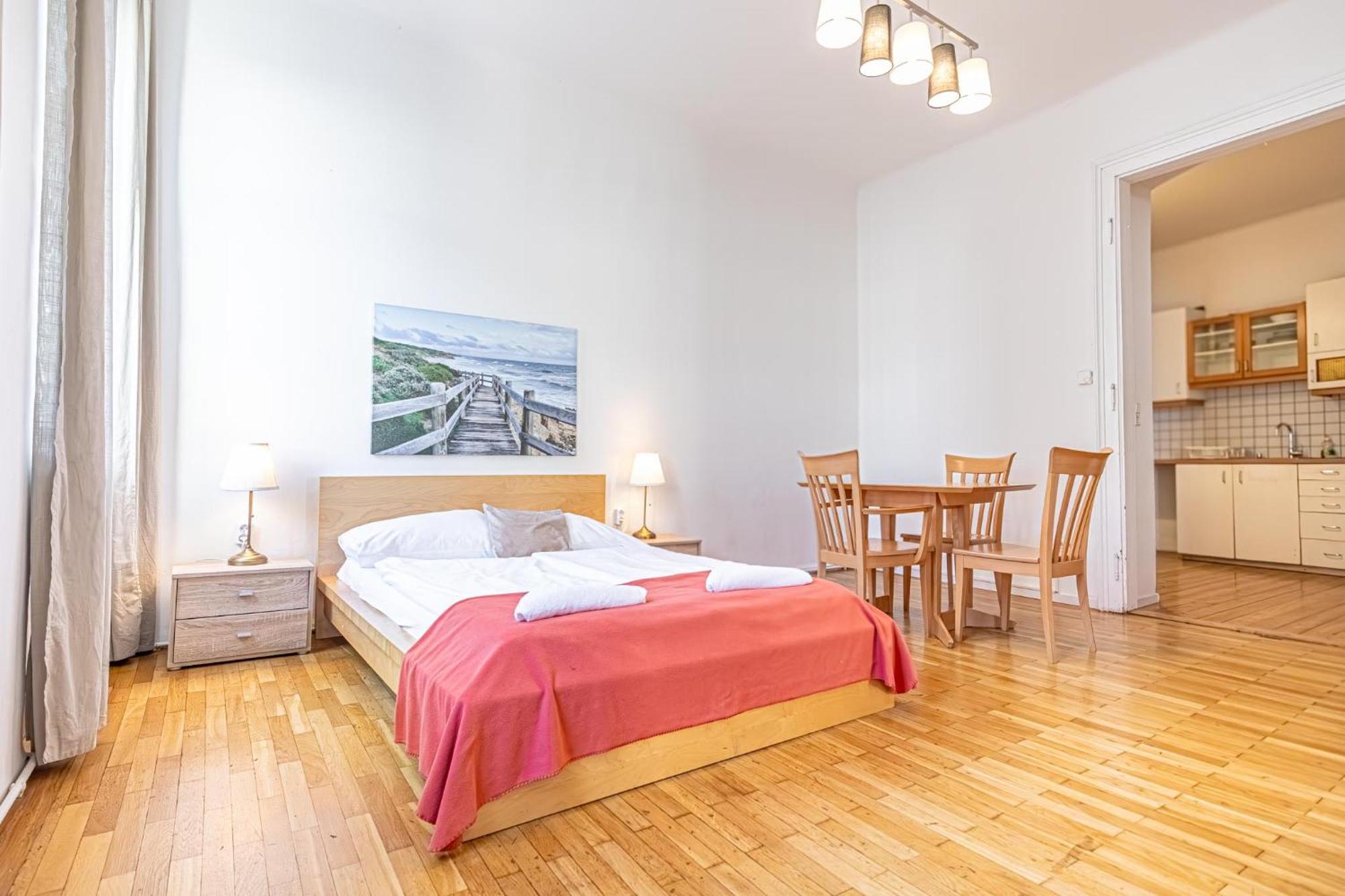Simple Apartment Near Wiener Stadthalle Buitenkant foto